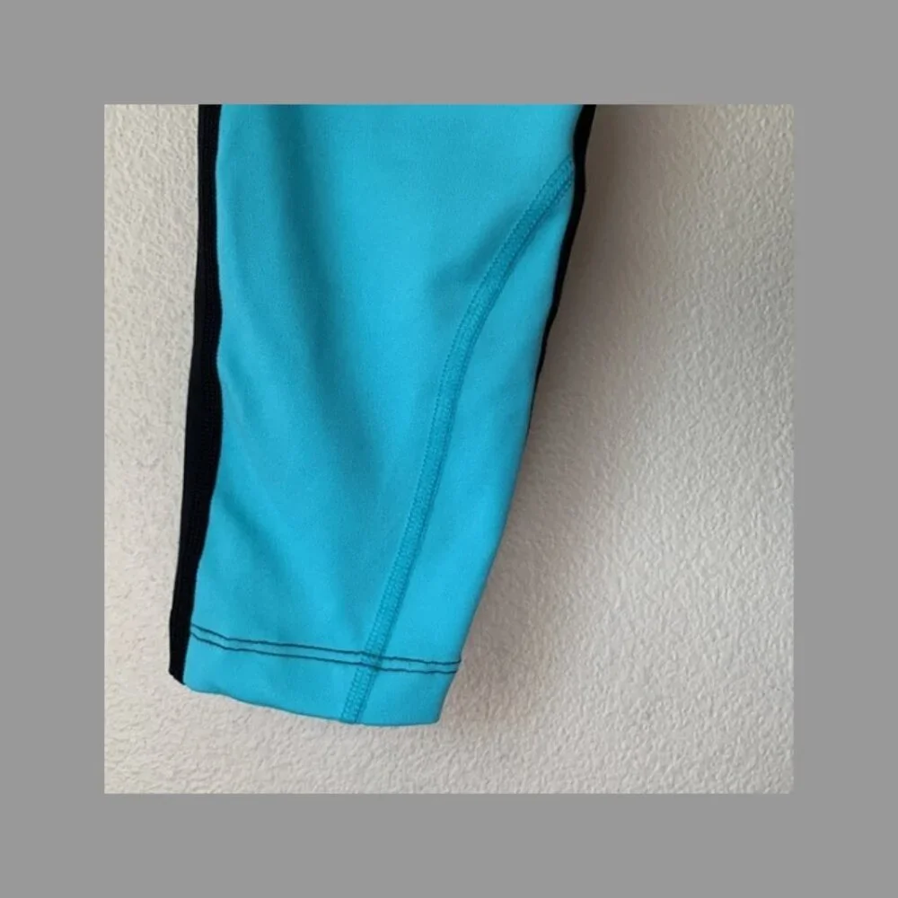 BEBE Sport Teal Black Capri GYM Activewear Leggings Size XS GUC #M-070